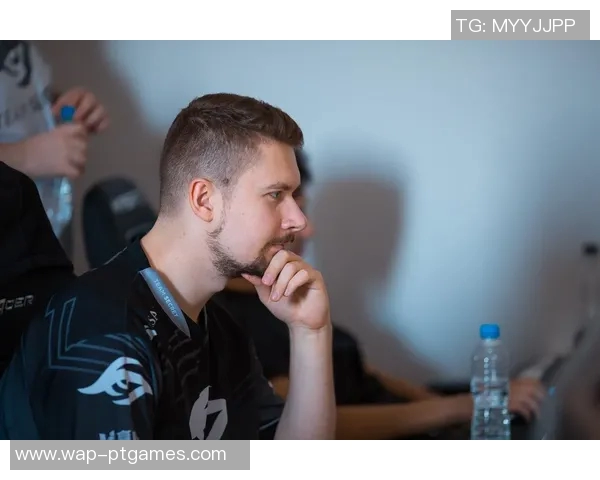 国际邀请赛中TES战队意识表现的深度分析与点评